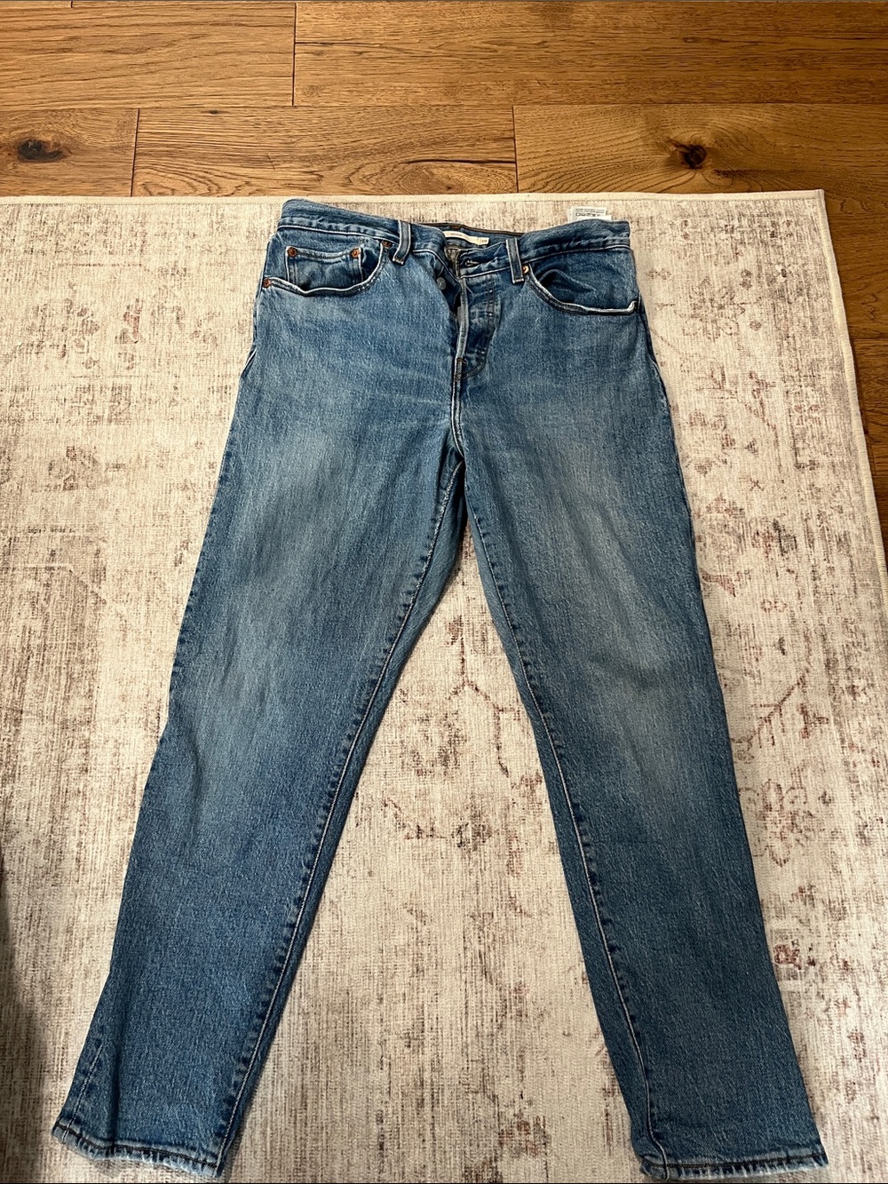 Levi's Straight Leg Women's Jeans — Medium Blue Wash